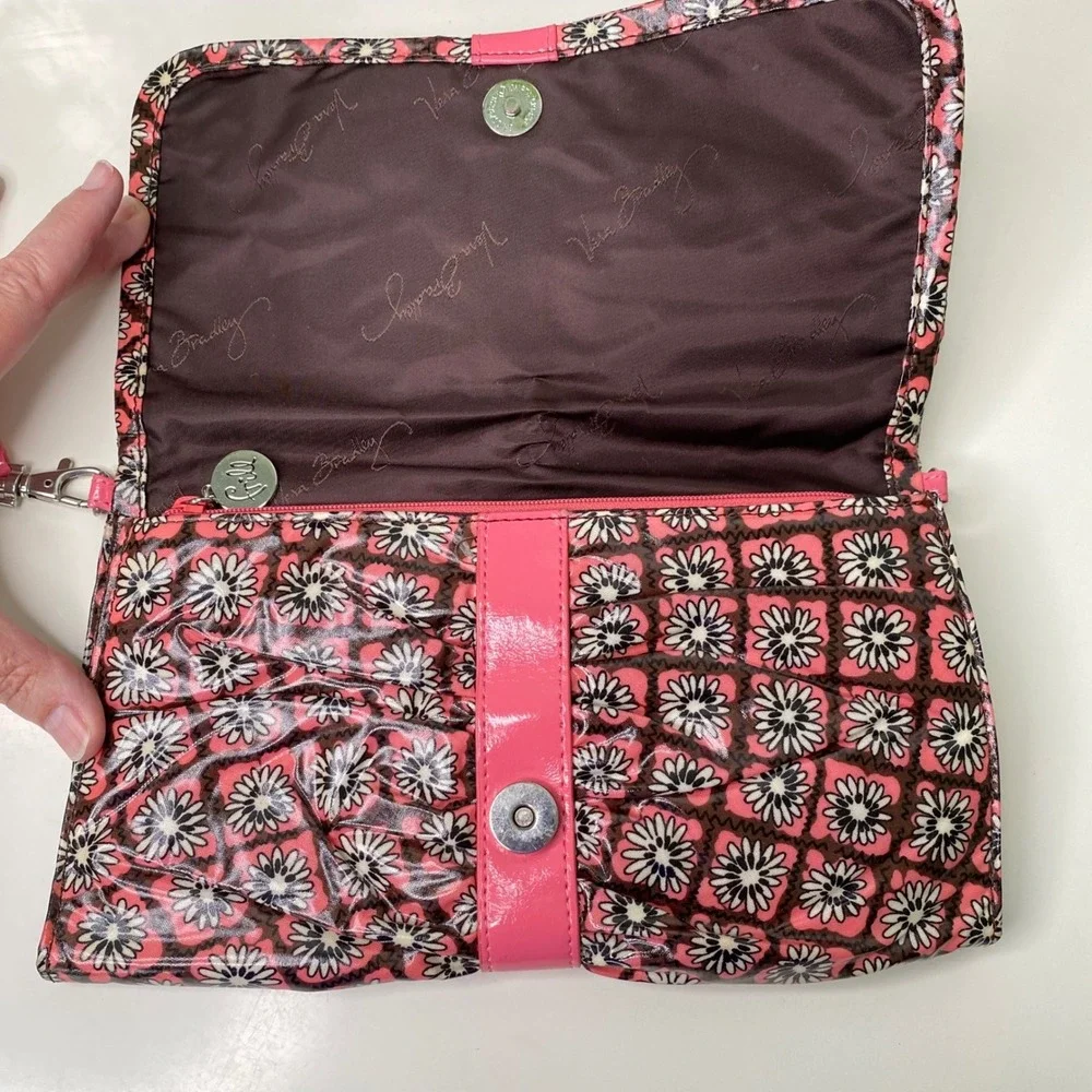 Vera Bradley Mocha‎ Rouge Frill Wristlet Clutch Wallet Floral Pink Brown Bag